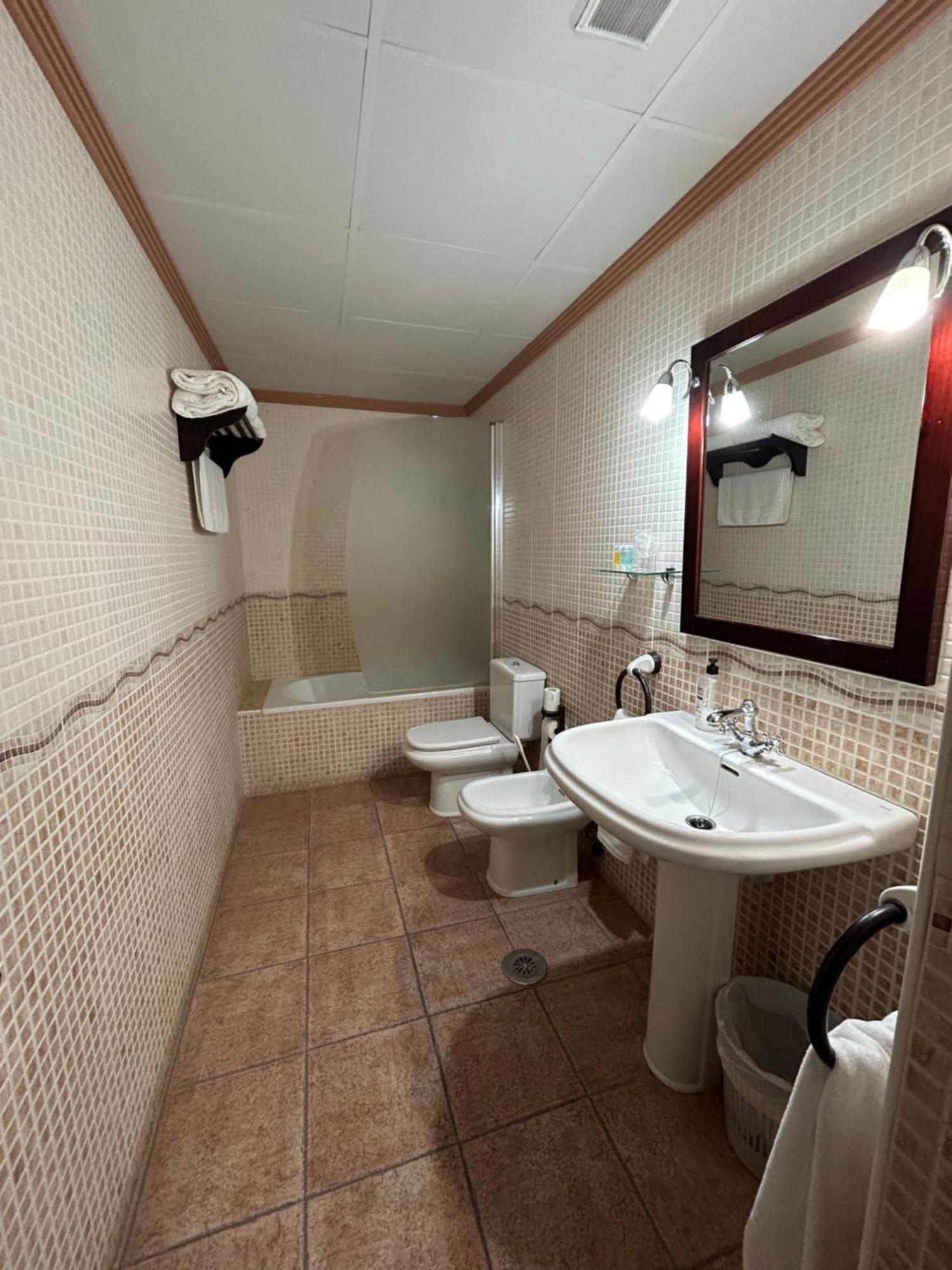 Hostal Restaurante Morote Cano Lezuza Экстерьер фото