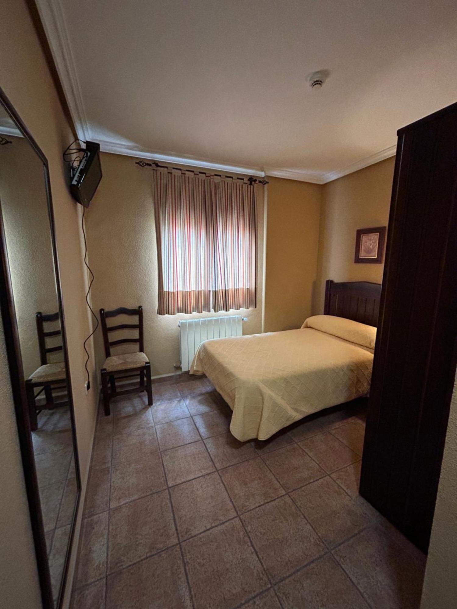 Hostal Restaurante Morote Cano Lezuza Экстерьер фото